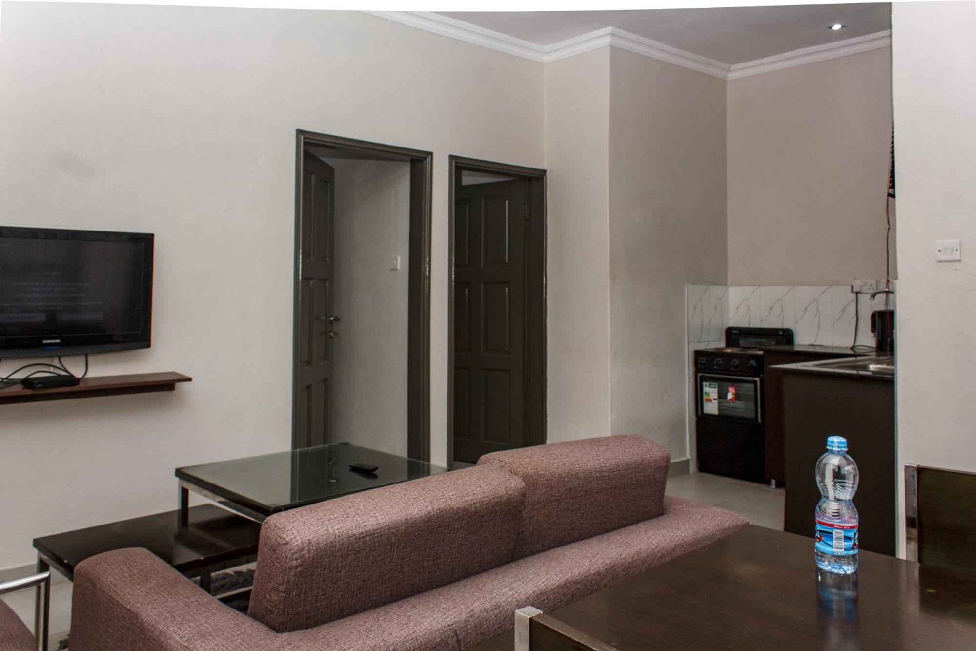 Cedar Place Limited Μπλαντάιρ Εξωτερικό φωτογραφία