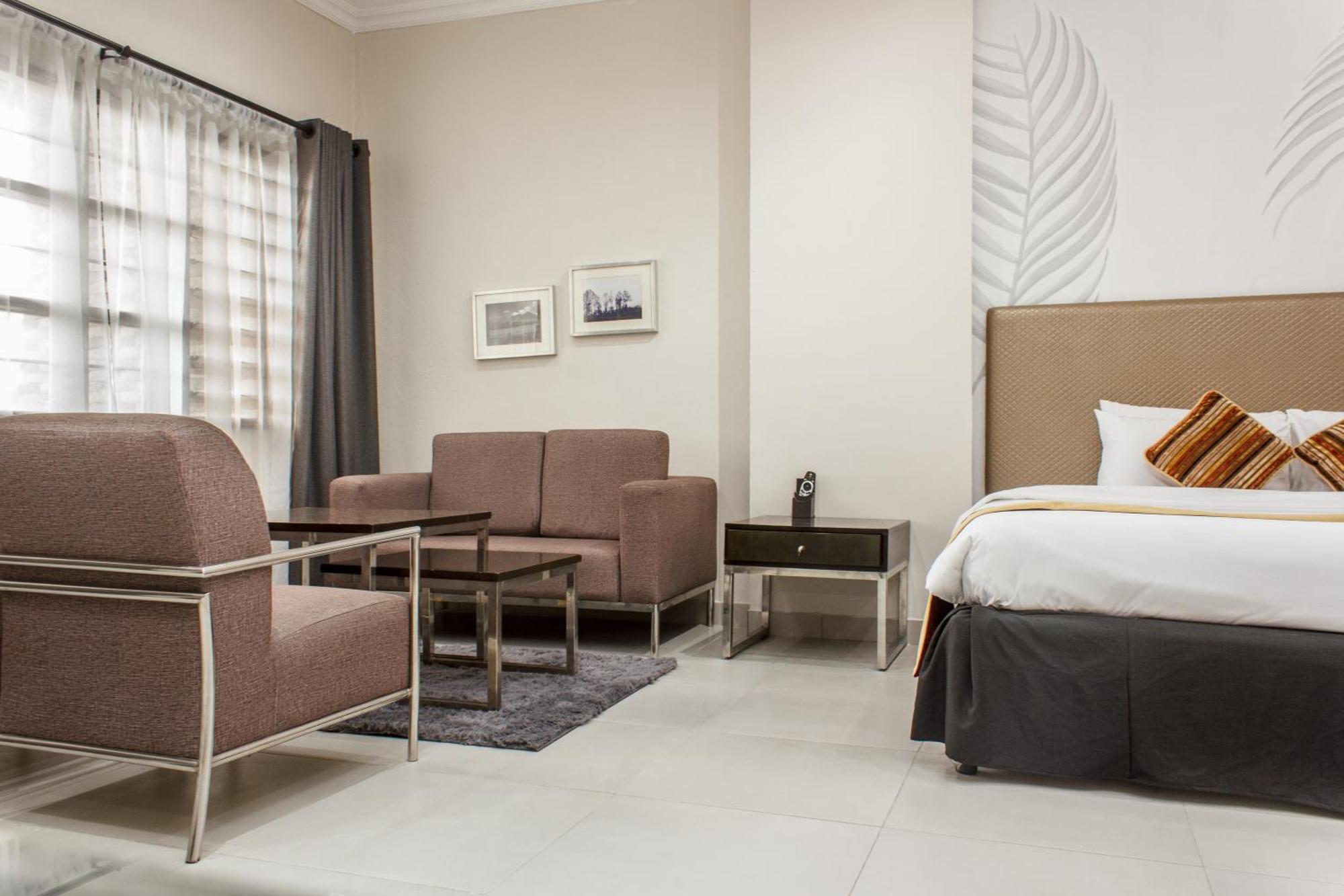 Cedar Place Limited Μπλαντάιρ Εξωτερικό φωτογραφία