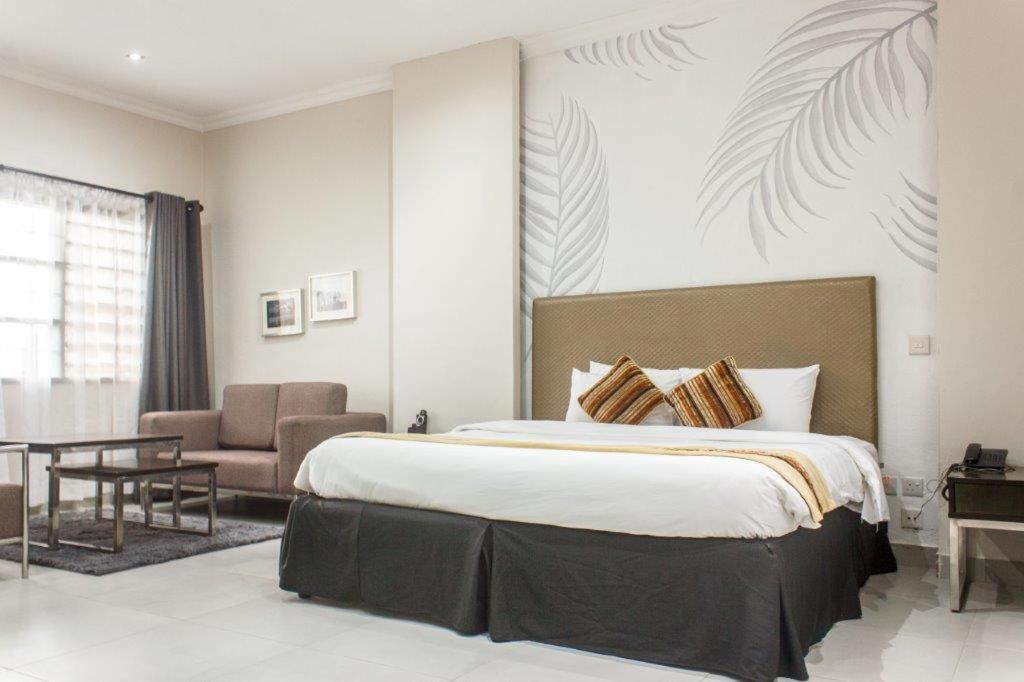 Cedar Place Limited Μπλαντάιρ Εξωτερικό φωτογραφία